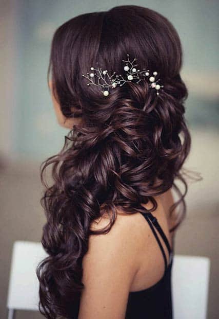 Romantic Side Swept Hairstyles That Will Put All Eyes On You