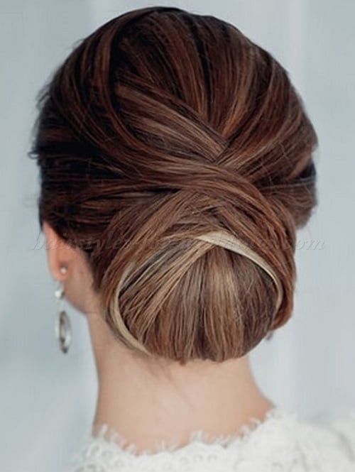 Elegant Low Bun Hairstyles That Will Make You Look Sophisticated