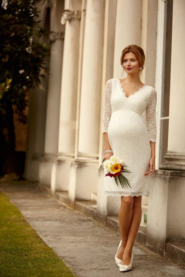 Marvelous Maternity Wedding Dresses For The Expectant Brides