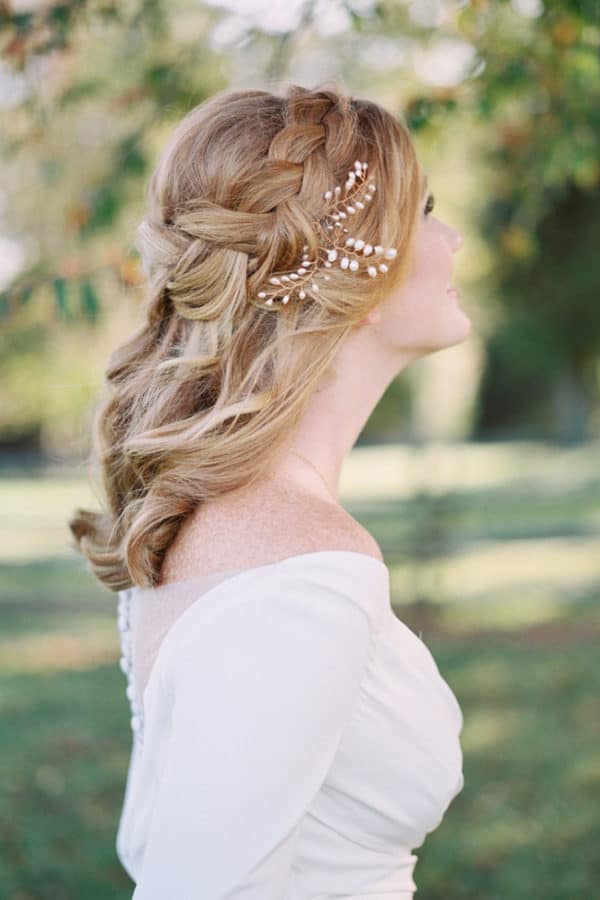 Bridal Pearl Hairstyles That Will Make You Look Absolutely Beautiful