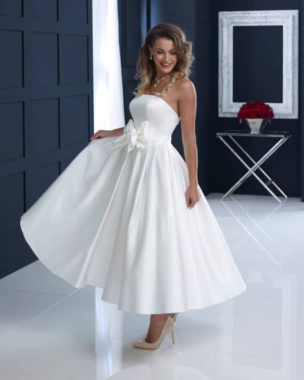 Gorgeous Short Wedding Dresses For Your Informal Wedding Day