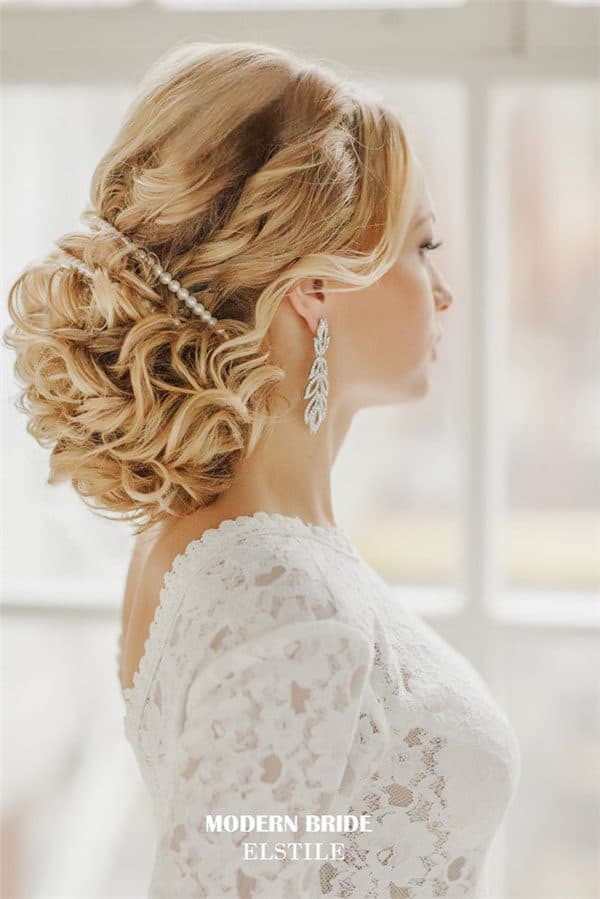 Bridal Pearl Hairstyles That Will Make You Look Absolutely Beautiful