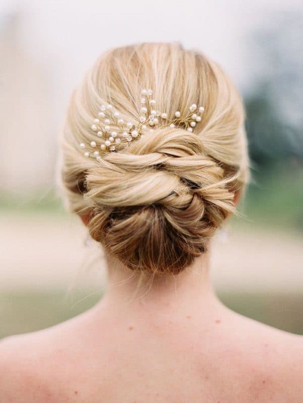 Bridal Pearl Hairstyles That Will Make You Look Absolutely Beautiful