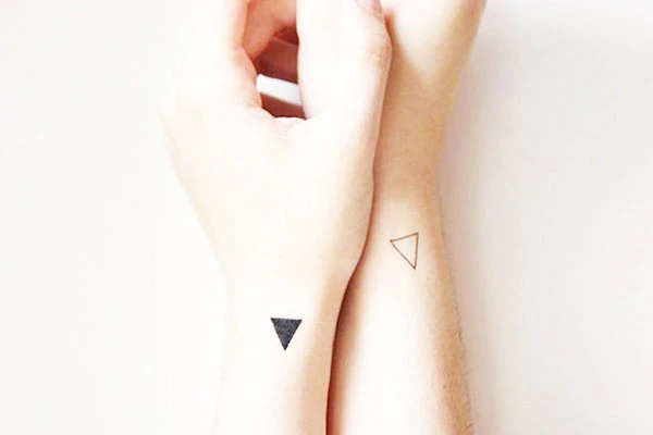 Pretty Minimalist Tattoos That Will Make You Want To Get Inked