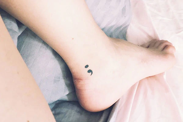 Pretty Minimalist Tattoos That Will Make You Want To Get Inked