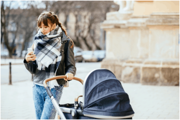 10 BEST FASHION TIPS FOR NEW MOMS