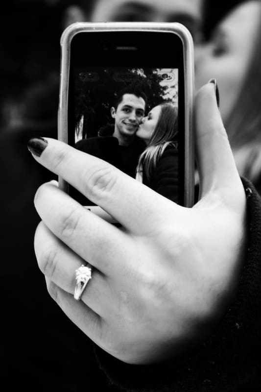 Important Guidelines To Create The Perfect Engagement Ring Selfie