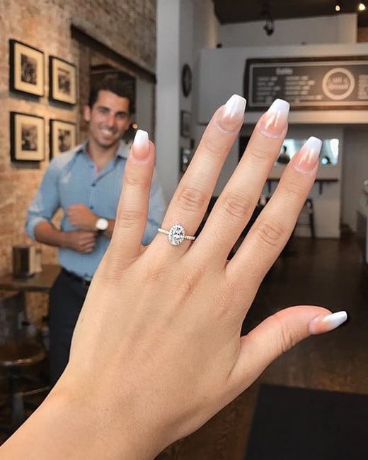 Important Guidelines To Create The Perfect Engagement Ring Selfie