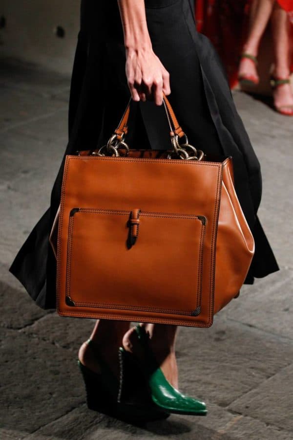 Fall/Winter 2018 Biggest Accessories Trends No Woman Can Resist