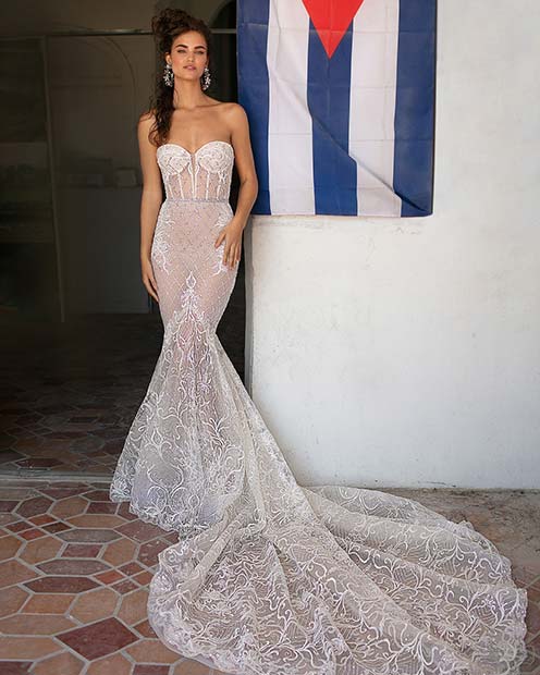 Elegant And Sophisticated Wedding Dresses For A Fairy Tale Look On Your Special Day