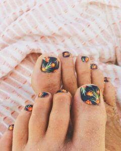 The Best Summer Pedicure Ideas For An Amazing Look On The Beach