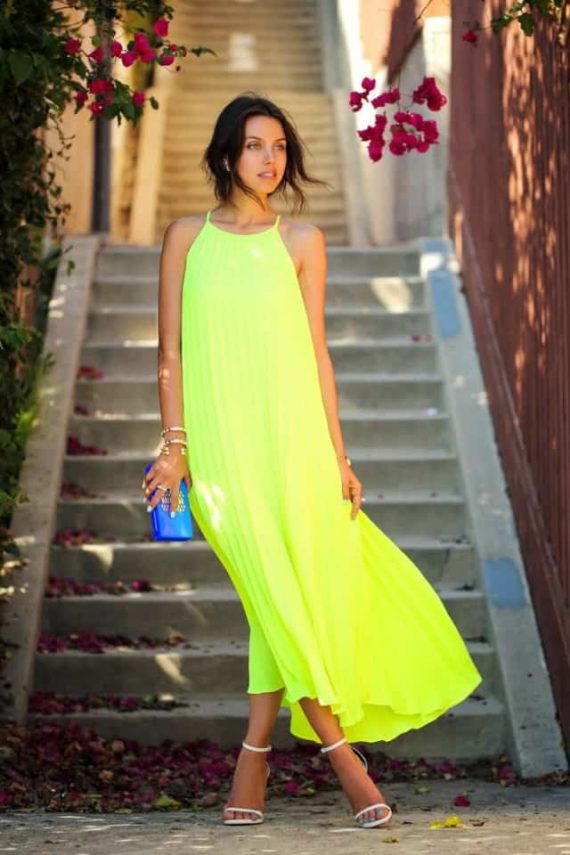 Inspiring Ideas On How To Wear Your Favorite Pleated Dress - ALL FOR ...