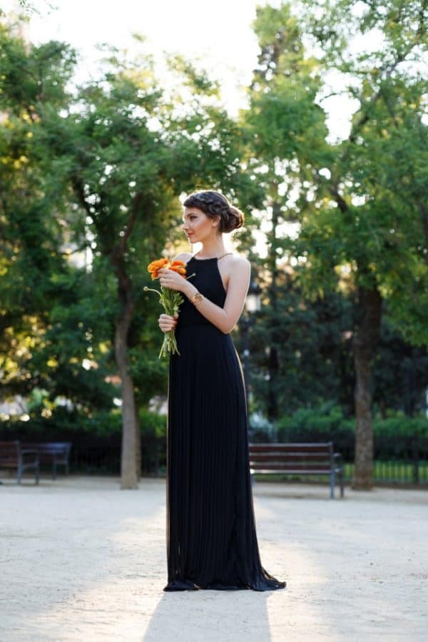 Inspiring Ideas On How To Wear Your Favorite Pleated Dress