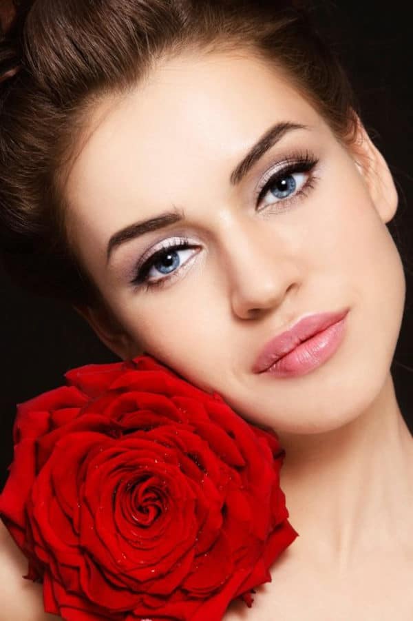 Top 14 Romantic Bridal Makeup Ideas