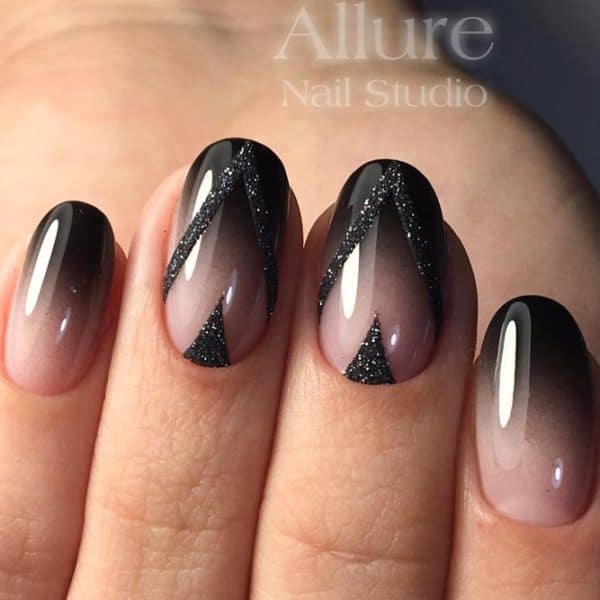 Bold And Black Manicure Ideas That Are Just Perfect For Fall And Winter