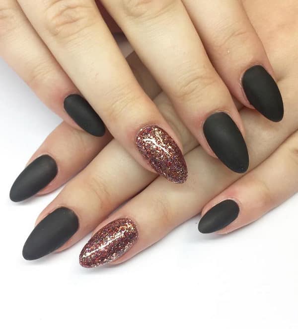 Bold And Black Manicure Ideas That Are Just Perfect For Fall And Winter