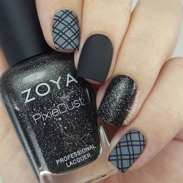 Bold And Black Manicure Ideas That Are Just Perfect For Fall And Winter