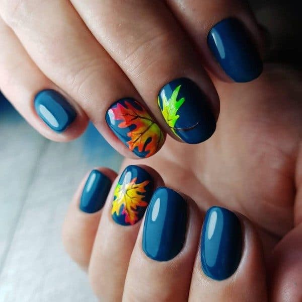 Eye Catching Leafy Fall Nails That Will Make You Fall In Love With Fall