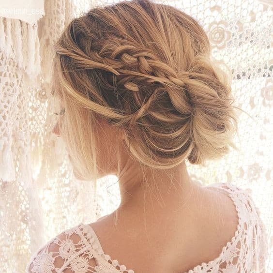 Messy Updo Ideas That Are Great For Every Occasion