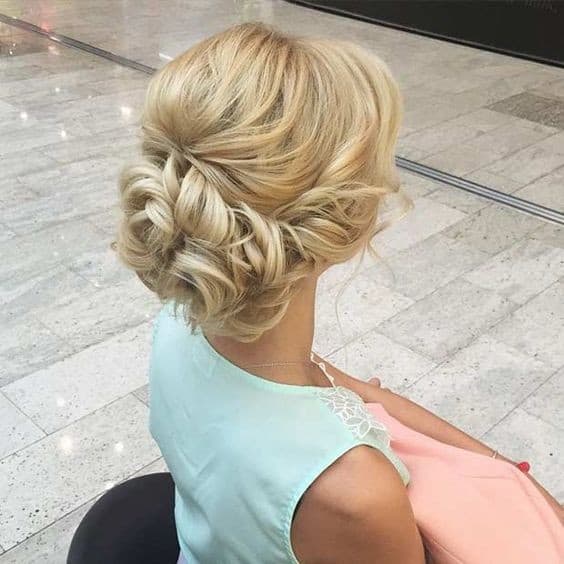 Messy Updo Ideas That Are Great For Every Occasion