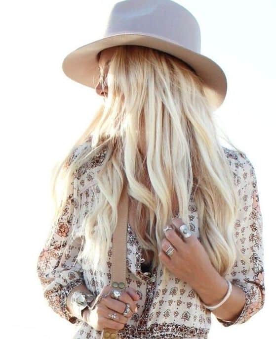 Stylish Hat Hairstyles That Are Great For This Fall