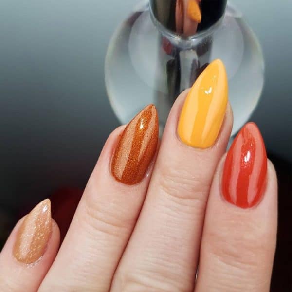 Attention Grabbing Thanksgiving Nails That You Have To Copy Now