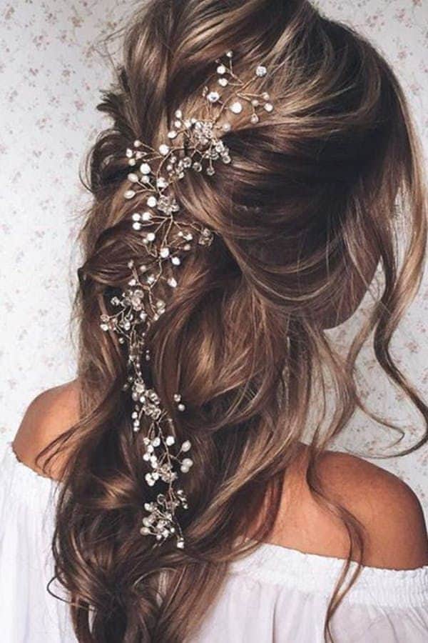 Whimsical Winter Wedding Hairstyle Ideas That Will Leave 