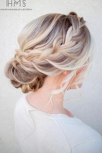 Lovely Christmas Hairstyle Ideas That Will Complete Your Holiday Look