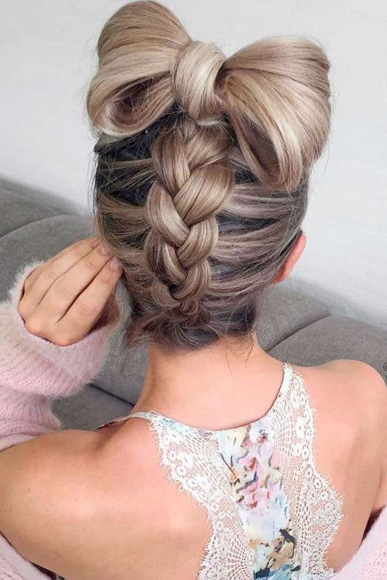 Lovely Christmas Hairstyle Ideas That Will Complete Your Holiday Look