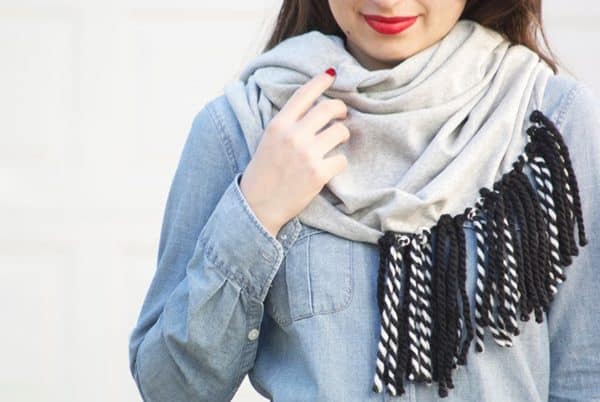 Pretty DIY Scarves That Will Make Winter Warm And Cozy