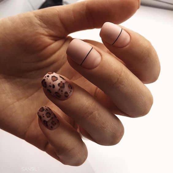 Beautiful Ways To Style Your Animal Print Manicure