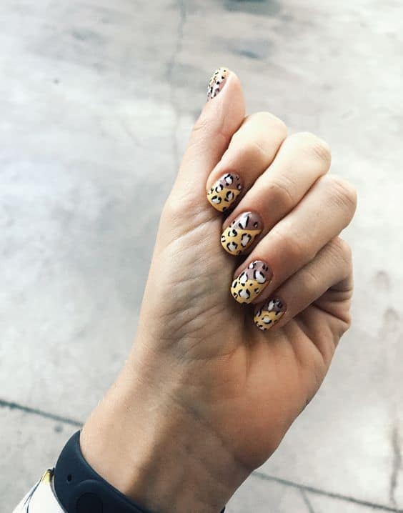 Beautiful Ways To Style Your Animal Print Manicure