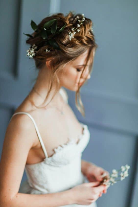 Floral Hairstyles That Are Just Perfect For Your Spring Wedding