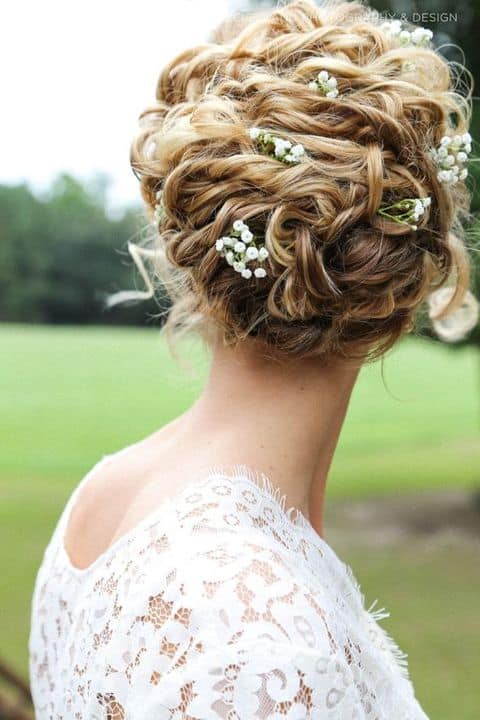 Floral Hairstyles That Are Just Perfect For Your Spring Wedding