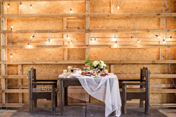 Beautiful Barn Wedding Decorations That You Are Going To Love