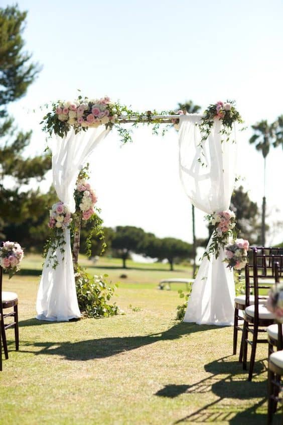 Fabulous Spring Wedding Decorations That Will Make Your Wedding Day Special