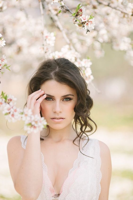 Divine Spring Bridal Makeup Looks That Will Make You Look Gorgeous On Your Wedding Day