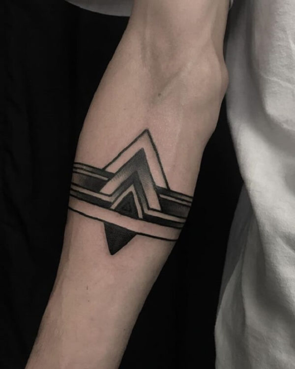 Striking Armband Tattoos That You Would Love To Get Next