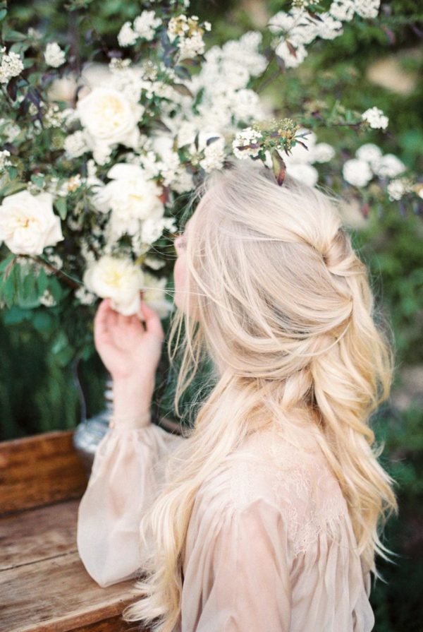 Relaxed Bridal Hairstyles That Are Perfect For Spring And Summer Weddings