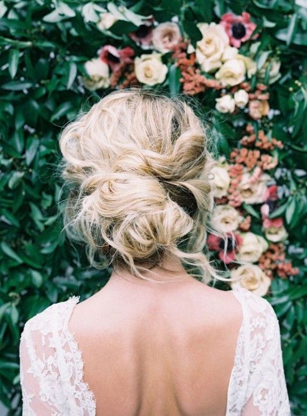 Relaxed Bridal Hairstyles That Are Perfect For Spring And Summer Weddings