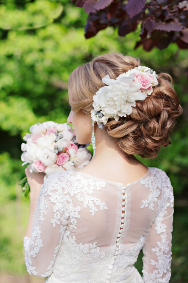 Relaxed Bridal Hairstyles That Are Perfect For Spring And Summer Weddings