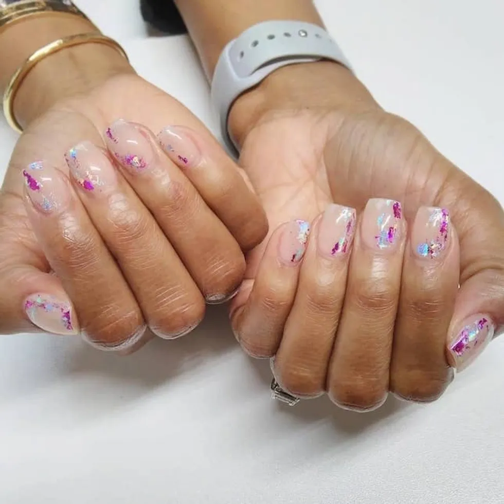 Pretty Foil Manicure Ideas That Are Super Easy To Make