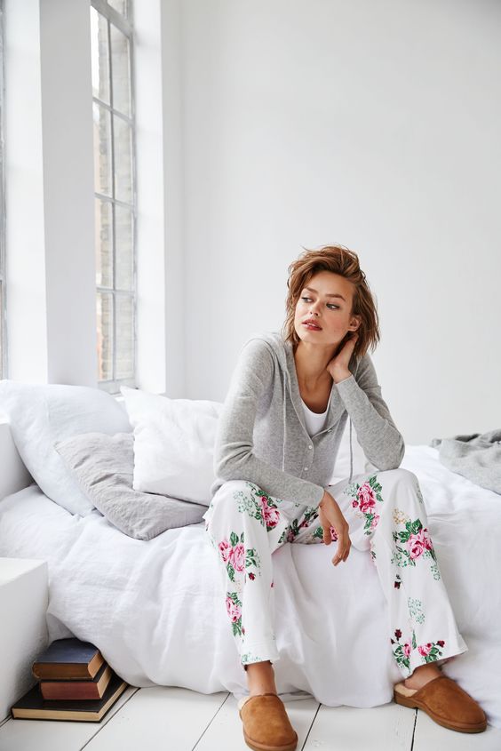 Comfy Home Outfit Ideas That Will Make The Coronavirus Quarantine More Enjoyable