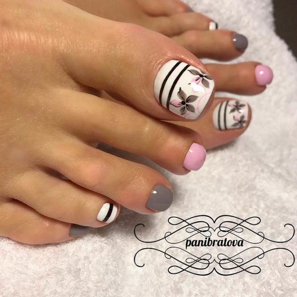 Beautiful Toe Nails Designs That You Will Be Happy To Show