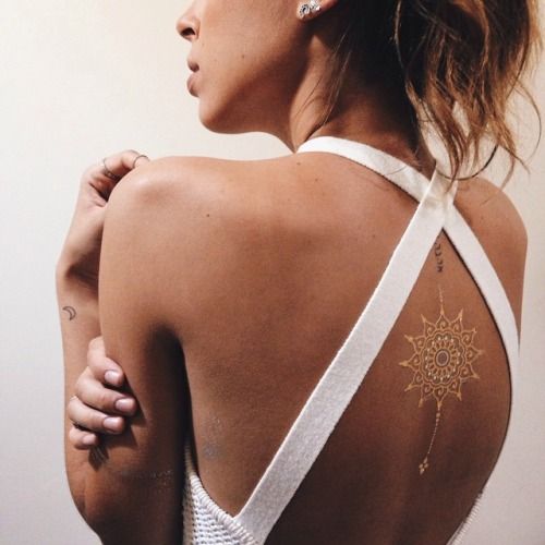 Shiny Gold Tattoos That Are Perfect For The Summer