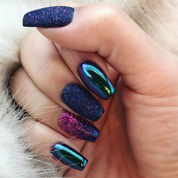 Impressive Metallic Nails That Will Make You Look Glamorous