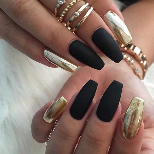 Impressive Metallic Nails That Will Make You Look Glamorous