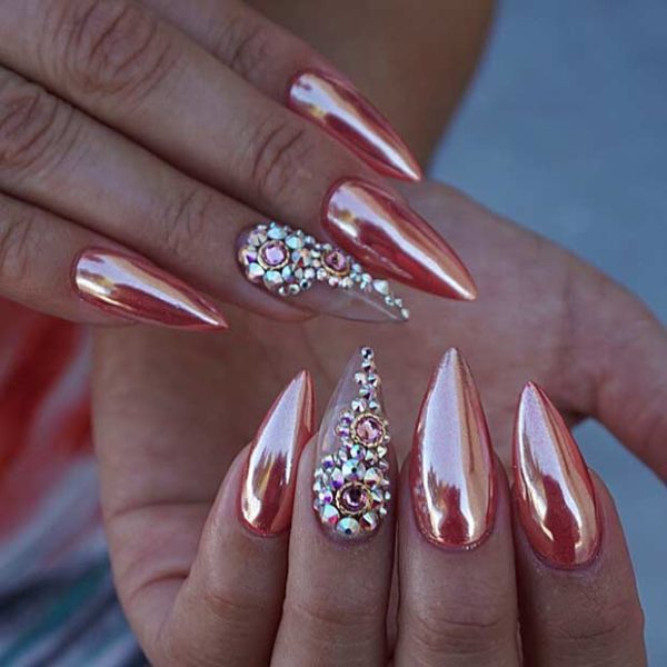 Impressive Metallic Nails That Will Make You Look Glamorous