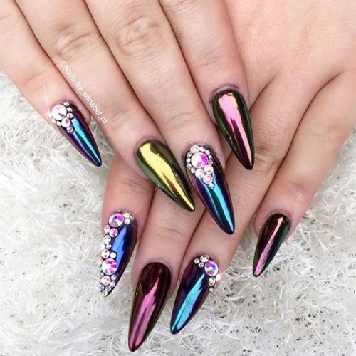 Impressive Metallic Nails That Will Make You Look Glamorous