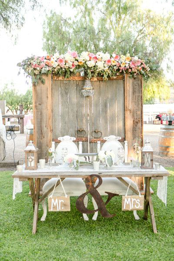 Rustic Wedding Decorations That Will Make You Feel The Vintage Vibe